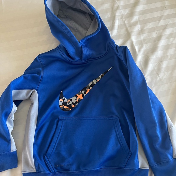 Nike Therma-fit Hoodie Boy's Sz 7 Blue/Gray Sweatshirt Long Sleeve Poly Youth - Picture 1 of 3